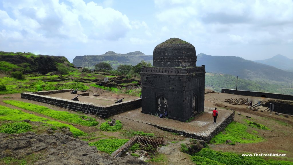 Lohagad dargah