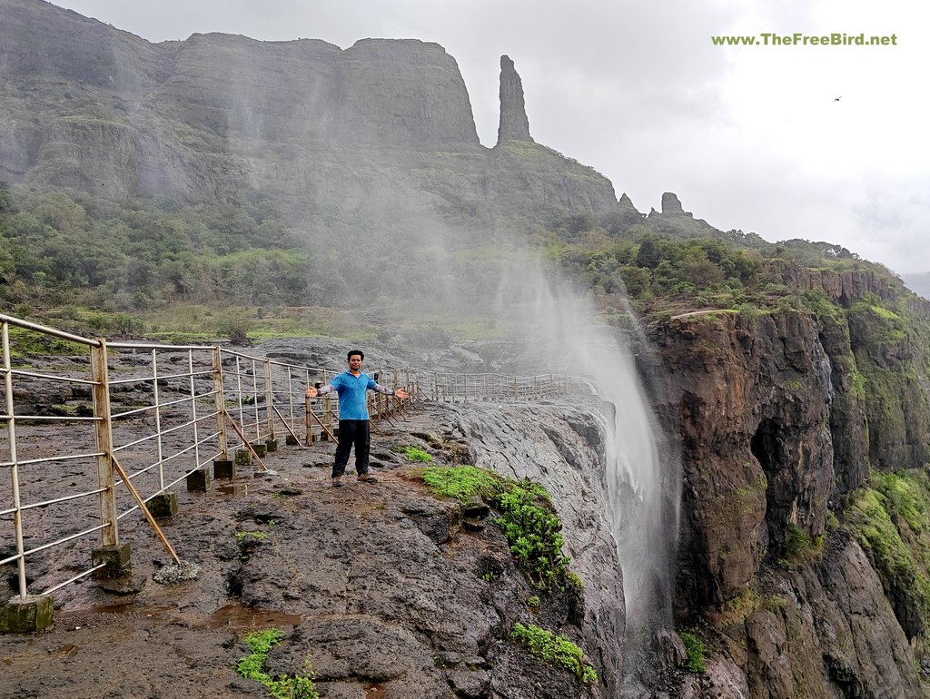 naneghat reverse waterfall trek