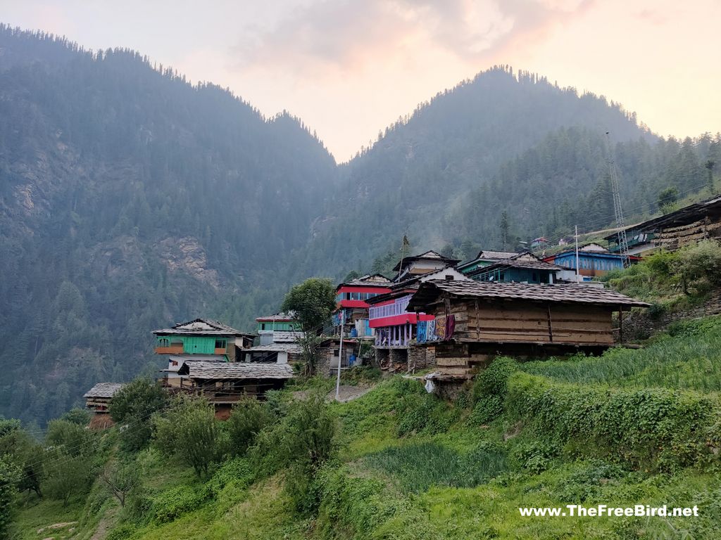 tandi offbeat places near jibhi with kath kuni houses tirthan valley