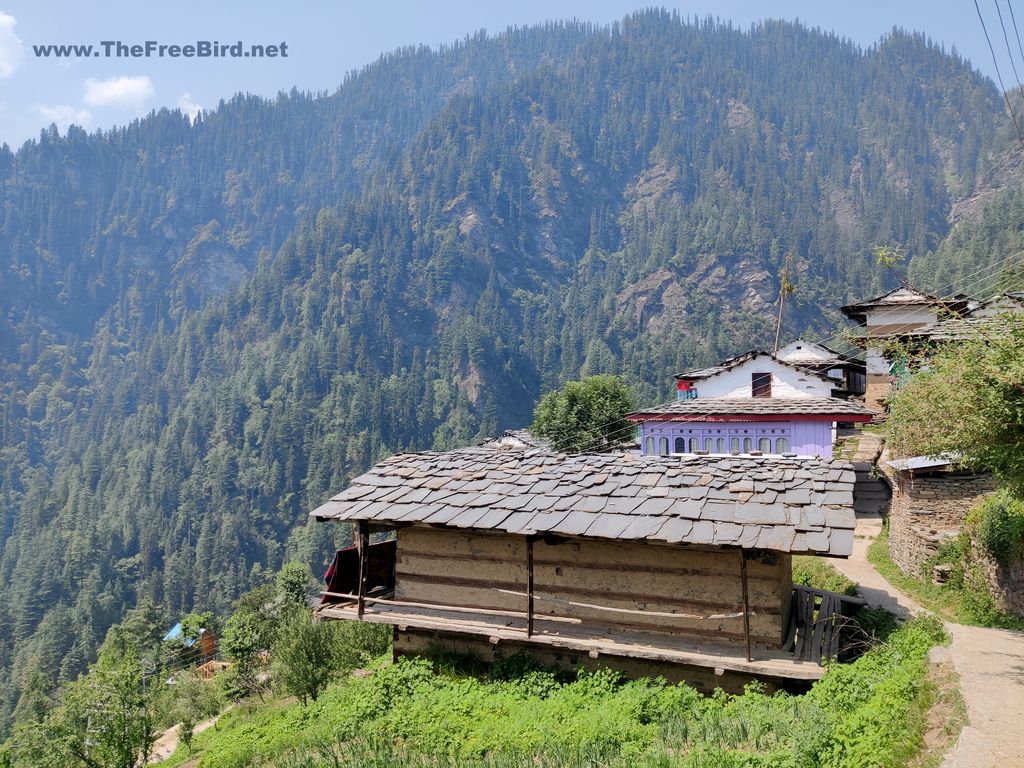 kath kuni wooden houses in jibhi tirthan valley